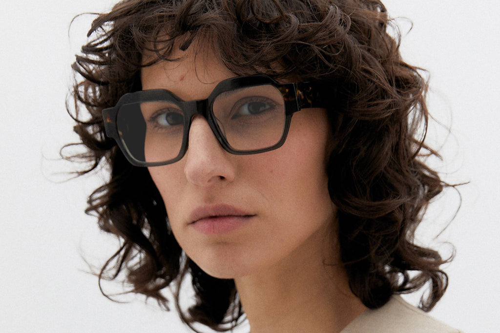 Kaleos Eyehunters - Reggiani Eyeglasses 