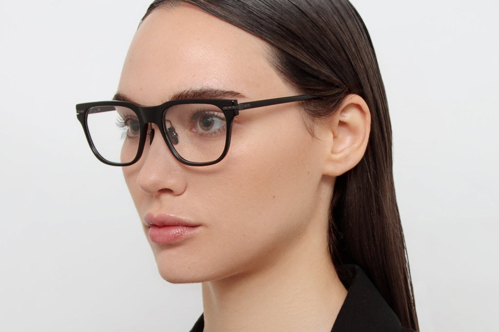 Linda Farrow - Cove Eyeglasses Black/Matte Nickel (C5)